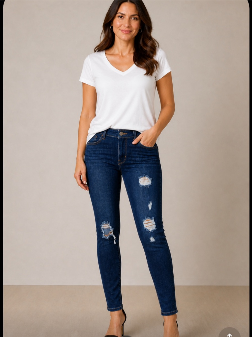 Levi’s 711 Skinny Dark Wash Distressed Jeans Womens Size 27